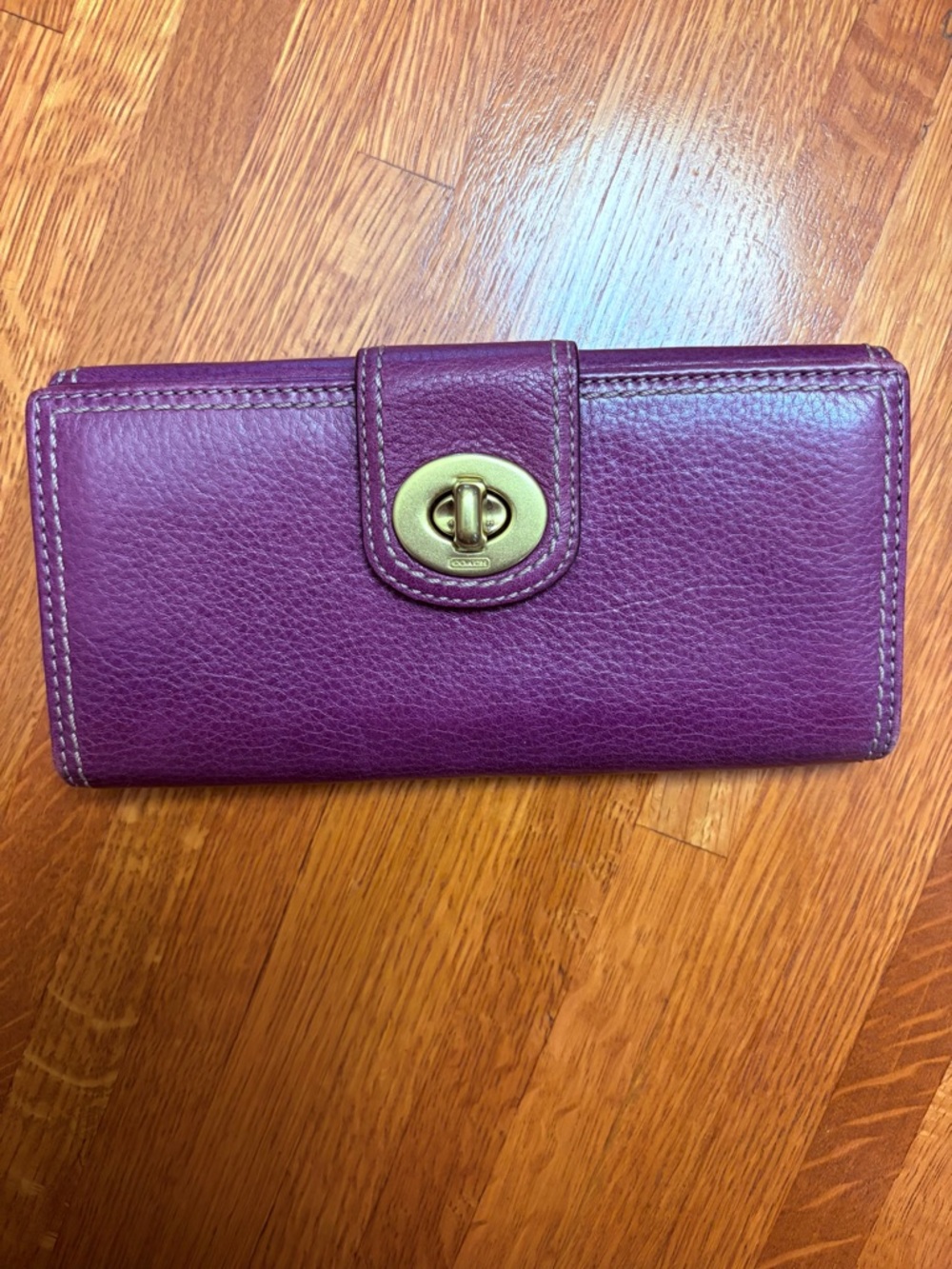 COACH NWOT Purple Bifold Leather Turn-Lock Slim Envelope Wallet Unused